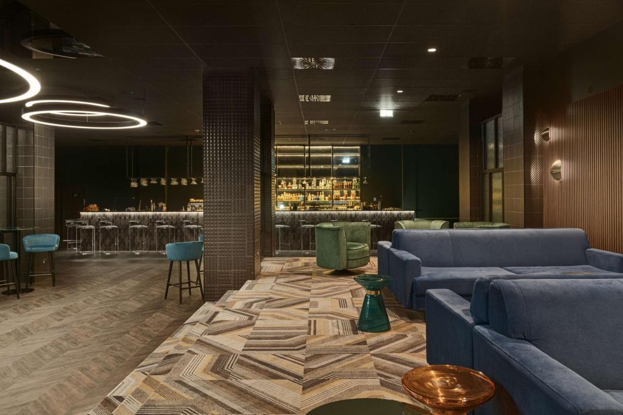 Radisson Blu Resort & Conference Center, Ostroda Mazury Eksteriør billede The bar at the 2018 London Design Festival