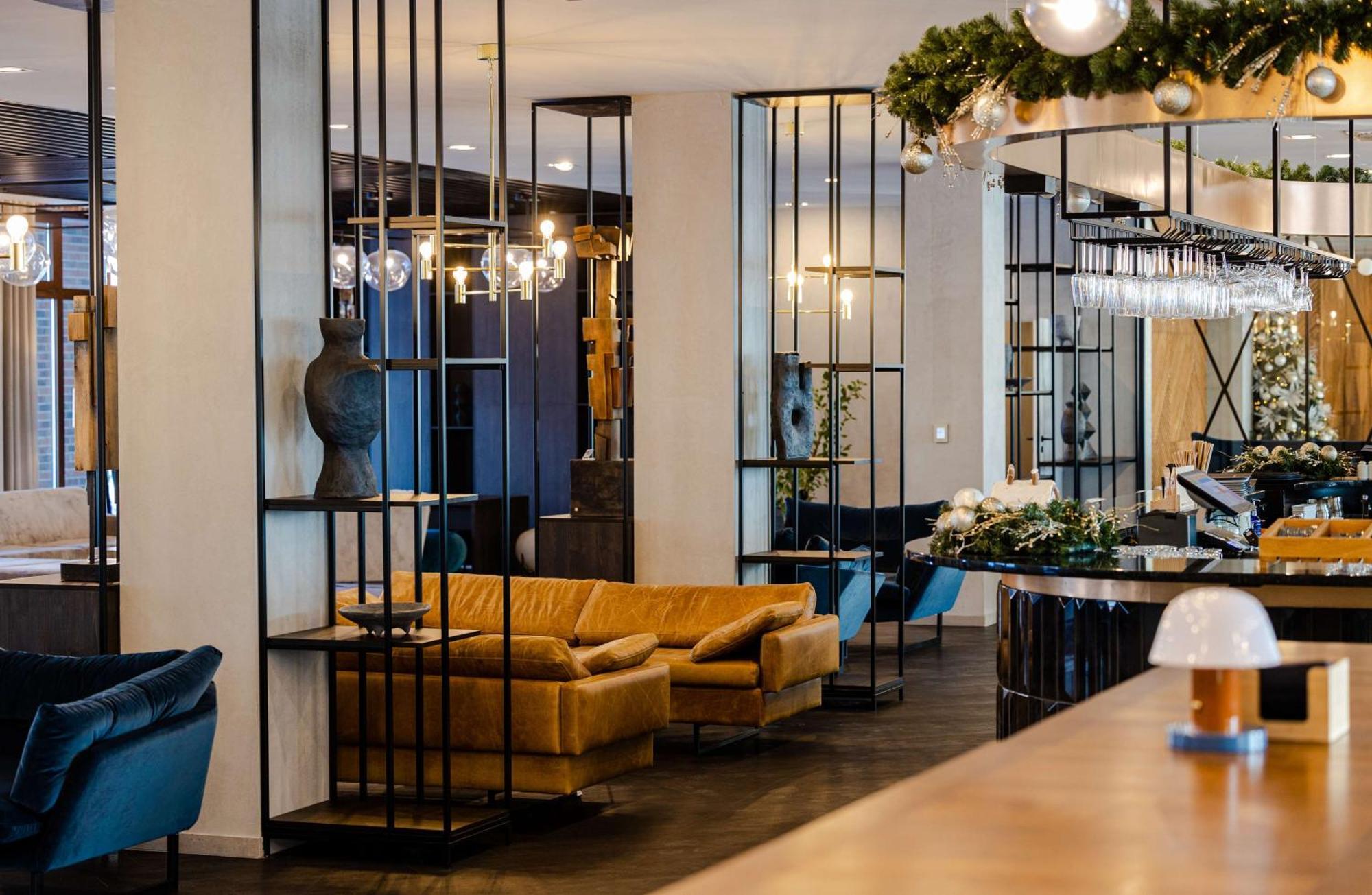 Radisson Blu Resort & Conference Center, Ostroda Mazury Eksteriør billede The lounge at the airport