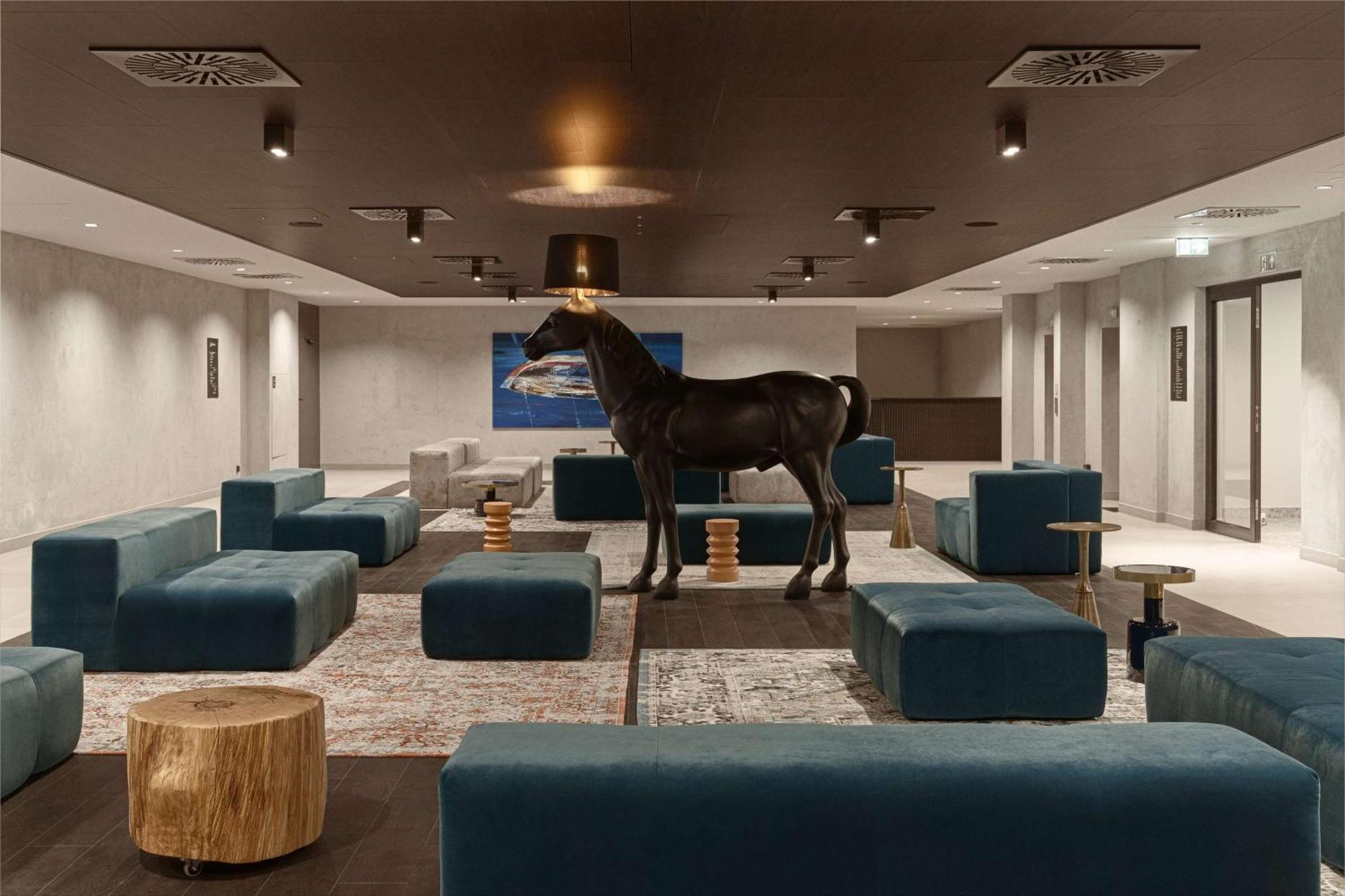 Radisson Blu Resort & Conference Center, Ostroda Mazury Eksteriør billede The interior of the new terminal