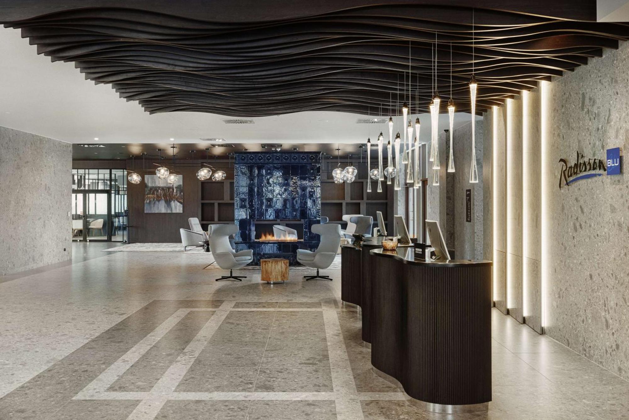 Radisson Blu Resort & Conference Center, Ostroda Mazury Eksteriør billede The lobby of Radisson Blu Hotel, Belgrade